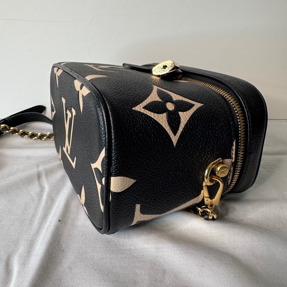 Louis Vuitton Empreinte Monogram Giant Vanity PM Black and Beige - Picture 7 of 13